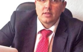 Apliven-Cesar Ouro