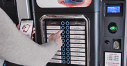 Coges_Pago con smartphone Pay4Vend