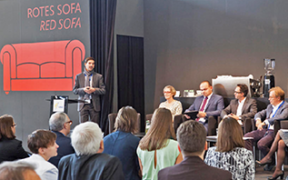 Eu'Vend Coffeena_Red Sofa
