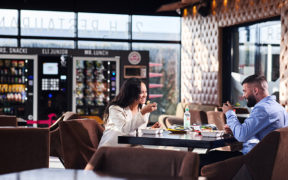 mrlunch_rheavendorsgroup1