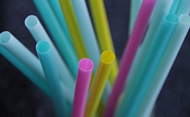 straws-3193715_640