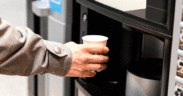 La pandemia hace caer el consumo en las máquinas vending de las oficinas