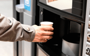 La pandemia hace caer el consumo en las máquinas vending de las oficinas