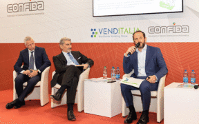 El proyecto RiVending gestiona y recoge 165 millones de vasos al año