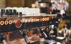 café